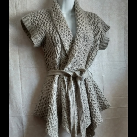 Papaya Sweaters - Papaya Asymmetrical hem Acrylic Neutral Sweater